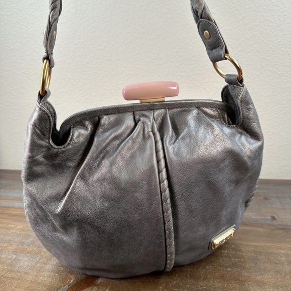 Isabella Fiore Grey LORI Leather Top Lock bag - Picture 3 of 16